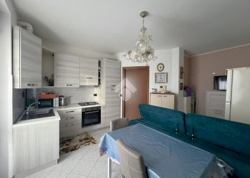 Trilocale Via Santa Maria, Carugate - foto 1