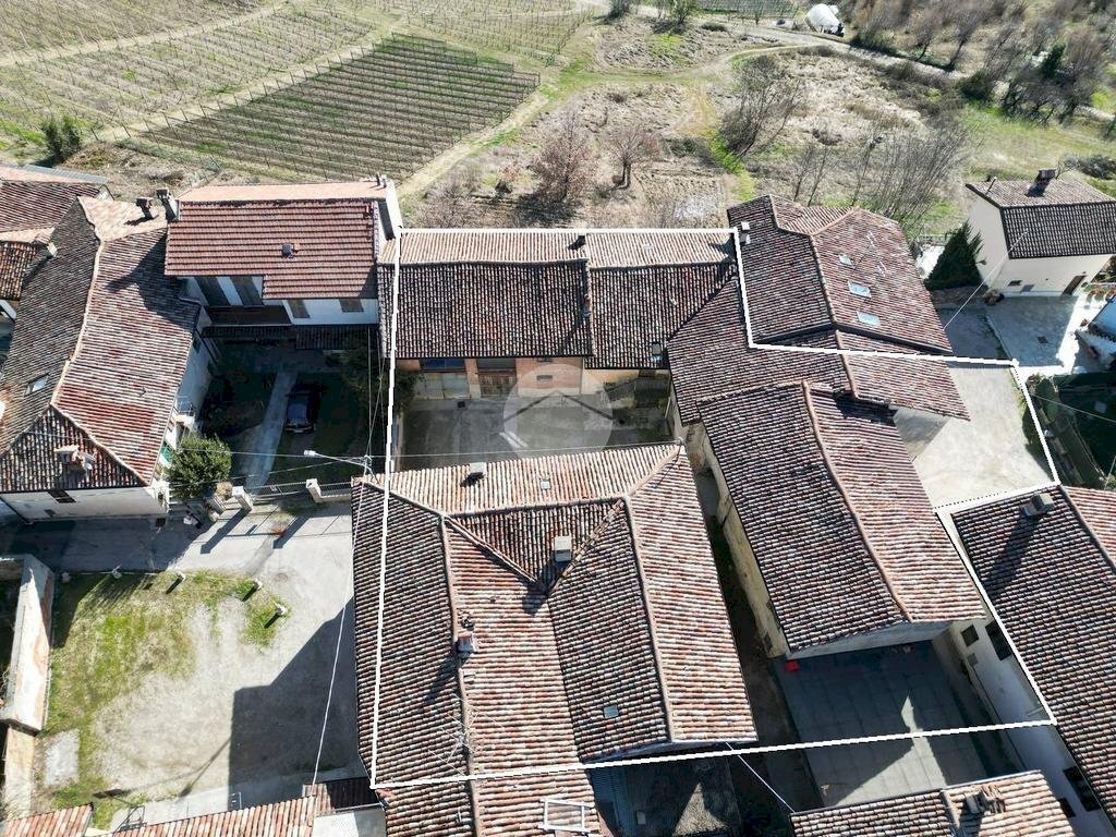 Semi-detached house Via Vassalli, La Morra - photo 3