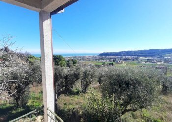 Foto 2 - Rustico via Croce
 
12, Altidona - foto 2