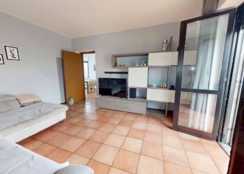 Foto 1 - Trilocale via giuseppe garibaldi, Locate Varesino - foto 1