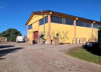 Casa all\'aperto - Capannone via don sturzo
 
snc, Marcallo con Casone - foto 15