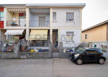 Edificio all\'aperto - Casa semi indipendente Ticino
 
26, Rho - foto 1