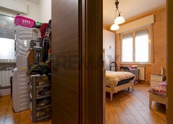 Camera / camera da letto - Casa semi indipendente Ticino
 
26, Rho - foto 17