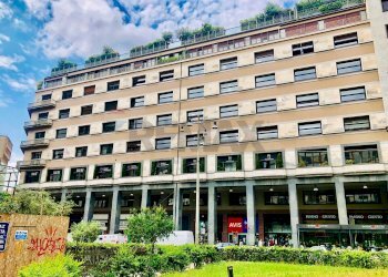 Edificio all\'aperto - Commercial Activity Piazza Generale Armando Diaz
 
6, Milano - photo 4