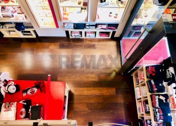 Ufficio - Commercial Activity Piazza Generale Armando Diaz
 
6, Milano - photo 16