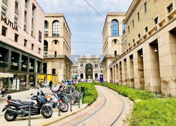 Edificio all\'aperto - Commercial Activity Piazza Generale Armando Diaz
 
6, Milano - photo 19