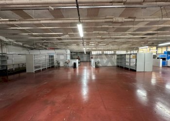 Parcheggio - Capannone via Piemonte
26, Opera - foto 2