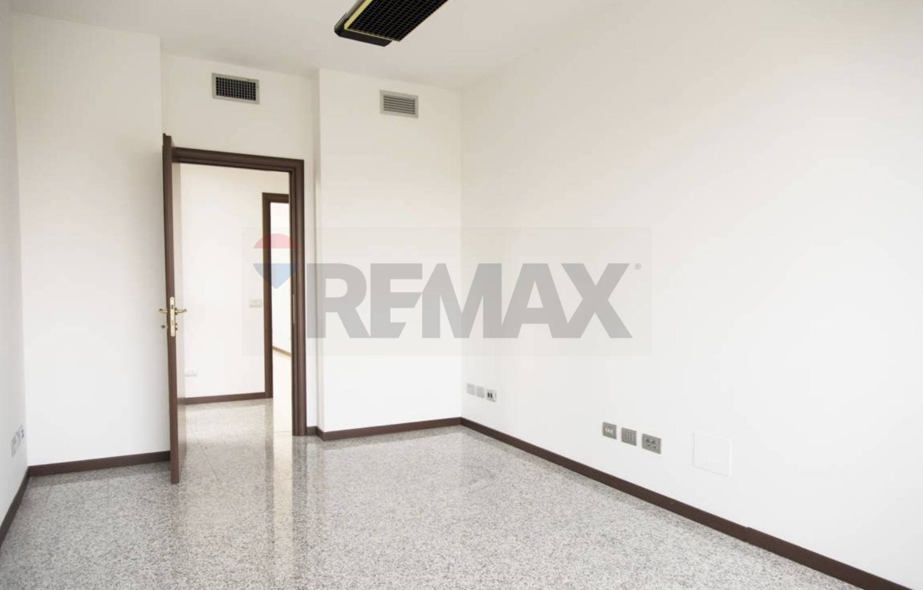 Stanza vuota - Ufficio Via Valassina
 
24, Milano - foto 3