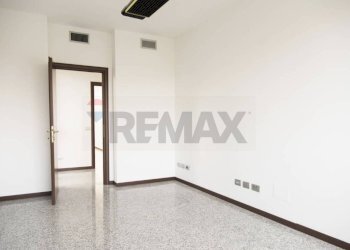 Stanza vuota - Ufficio Via Valassina
 
24, Milano - foto 3