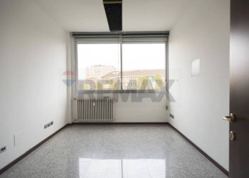 Stanza vuota - Ufficio Via Valassina
 
24, Milano - foto 5