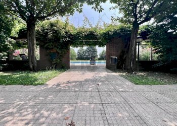 Giardino - Trilocale via Trento
 
4, Peschiera Borromeo - foto 35