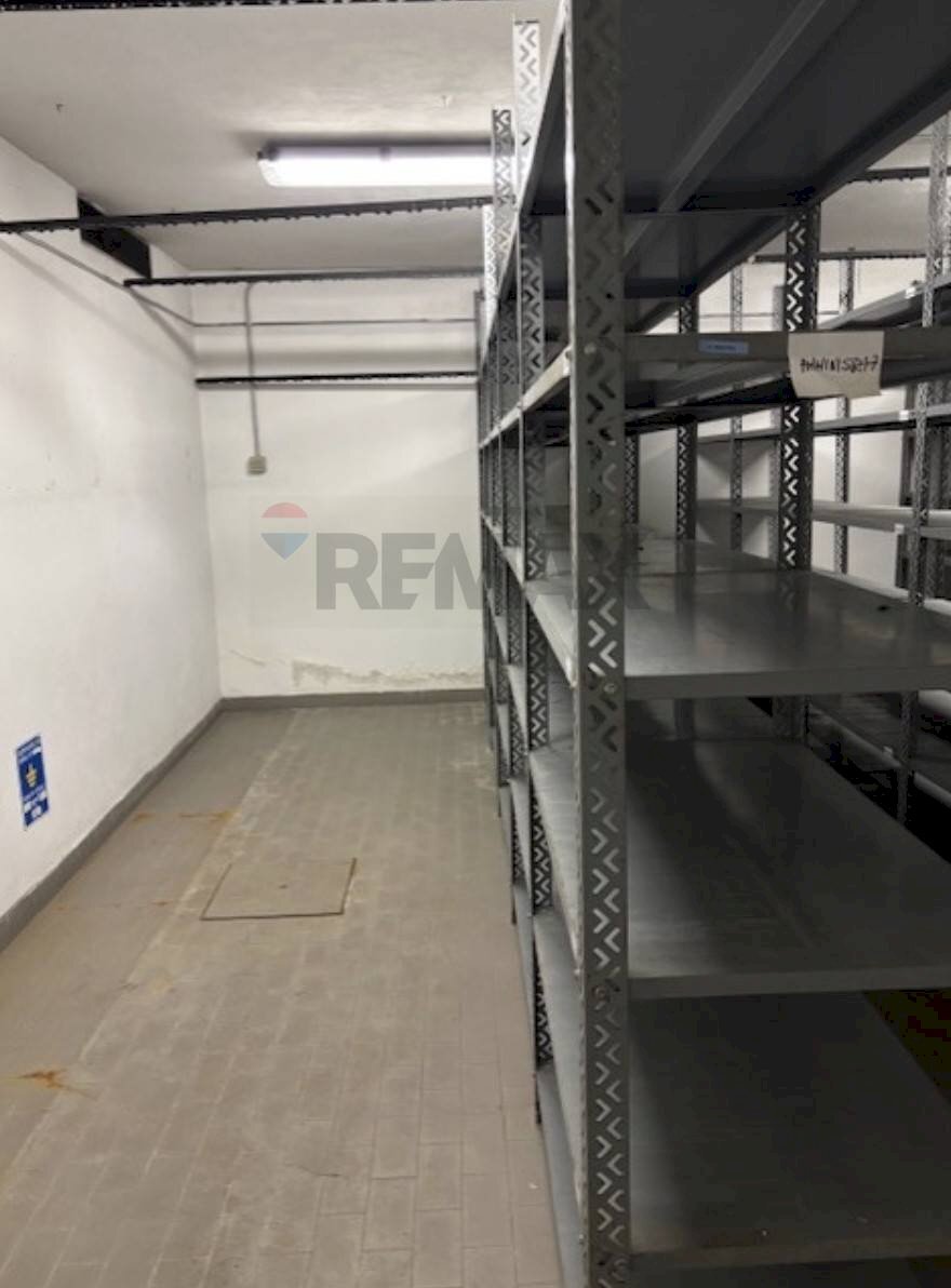 Dispensa di stoccaggio - Warehouse Via Broletto
 
30, Milano - photo 1