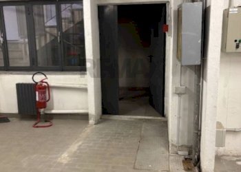 Parcheggio - Magazzino Via Broletto
 
30, Milano - foto 5