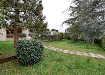 Giardino - Villa a Schiera Contrada Lagogemolo
 
56, Cassano delle Murge - foto 5
