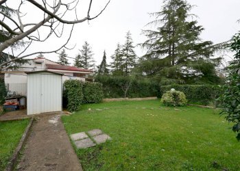 Giardino - Villa a Schiera Contrada Lagogemolo
 
56, Cassano delle Murge - foto 8