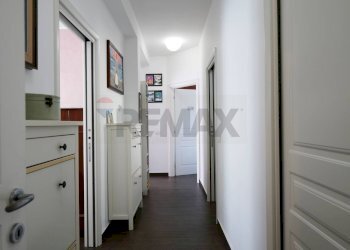 Hall / corridoio - Quadrilocale Via Montrone
 
47, Valenzano - foto 12