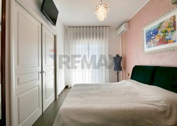 Camera / camera da letto - Quadrilocale Via Montrone
 
47, Valenzano - foto 13