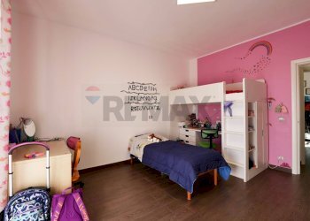 Camera / camera da letto - Quadrilocale Via Montrone
 
47, Valenzano - foto 18