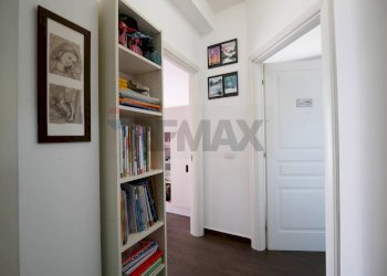 Hall / corridoio - Quadrilocale Via Montrone
 
47, Valenzano - foto 22