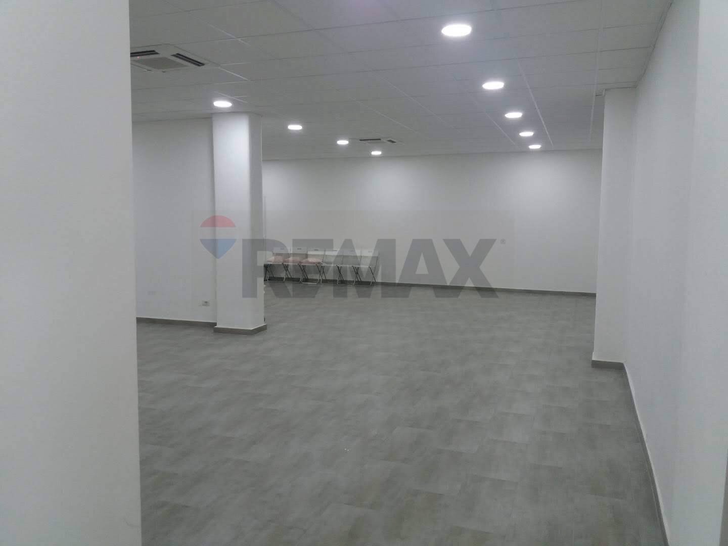 Stanza vuota - Warehouse Traversa Di Via De Viti Marco
 
13, Bari - photo 1