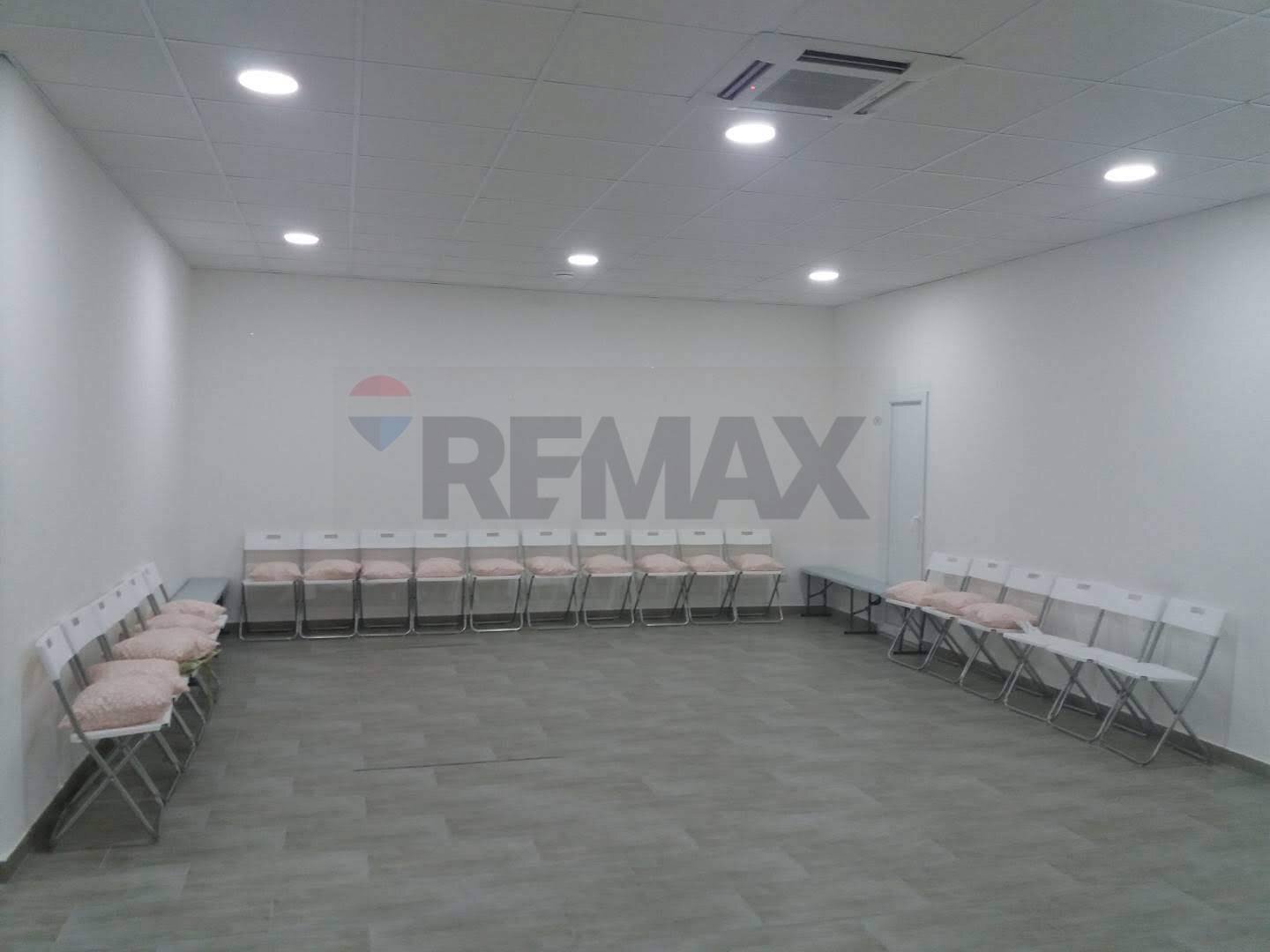 Stanza vuota - Warehouse Traversa Di Via De Viti Marco
13, Bari - photo 2