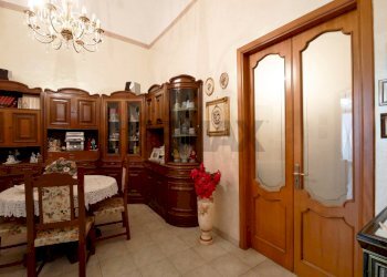 Sala da pranzo - Trilocale Via Trevisani
 
51, Bari - foto 3