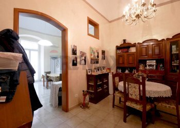 Sala da pranzo - Trilocale Via Trevisani
 
51, Bari - foto 4