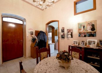 Sala da pranzo - Trilocale Via Trevisani
 
51, Bari - foto 5