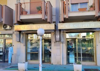 Edificio all\'aperto - Shop Via Lancia di Brolo
 
151, Palermo - photo 5