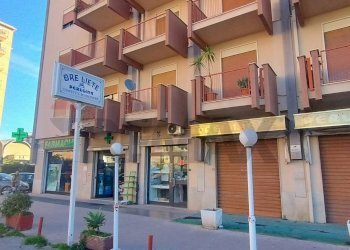 Edificio all\'aperto - Shop Via Lancia di Brolo
 
151, Palermo - photo 9