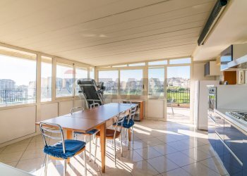 Sala da pranzo - Trilocale Via Dei Piccioni
 
13, Catania - foto 3