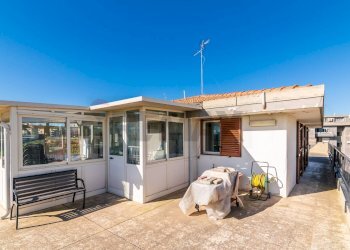 Terrazza - Trilocale Via Dei Piccioni
 
13, Catania - foto 22