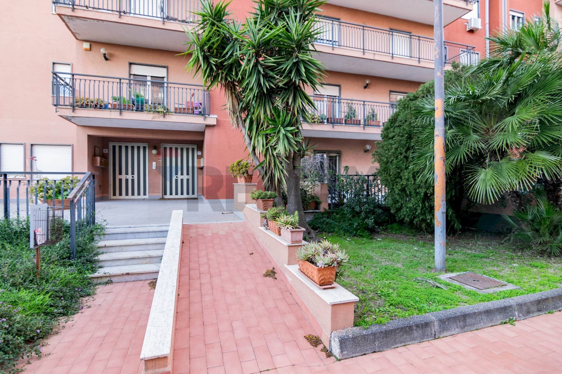 Edificio all\'aperto - Appartamento Viale Benedetto Croce
 
18/20, Catania - foto 1