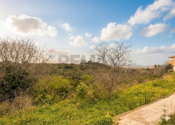 Giardino - Terreno edificabile Via Eschilo
 
1C, Carlentini - foto 3