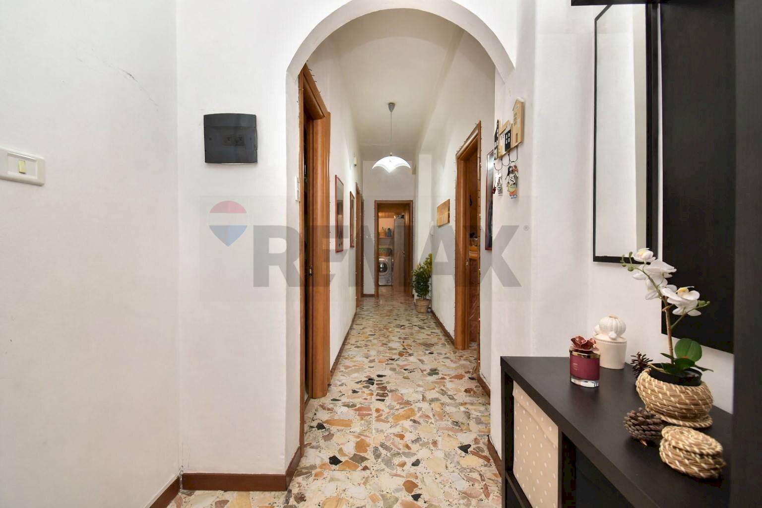 Hall / corridoio - Three-room apartment via salvatore quasimodo
 
39, Belpasso - photo 3