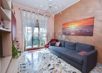 Soggiorno - Trilocale via salvatore quasimodo
 
39, Belpasso - foto 1