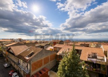 Edificio all\'aperto - Trilocale via salvatore quasimodo
 
39, Belpasso - foto 10