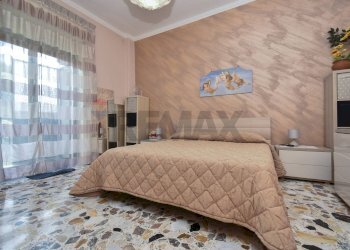 Camera / camera da letto - Trilocale via salvatore quasimodo
 
39, Belpasso - foto 19