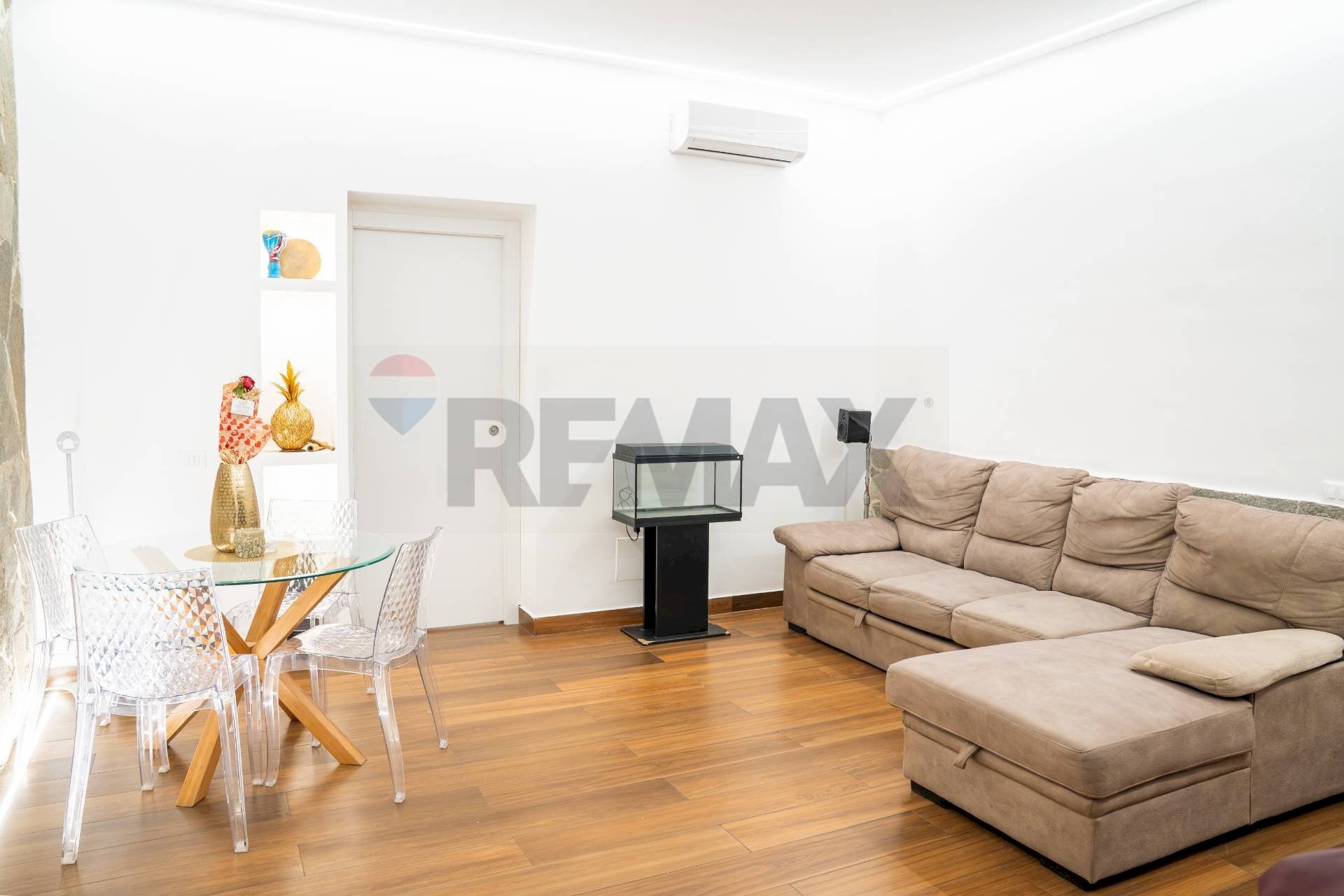 Sala da pranzo - Casa indipendente Via Francesco Macaluso
 
14, Aci Castello - foto 3