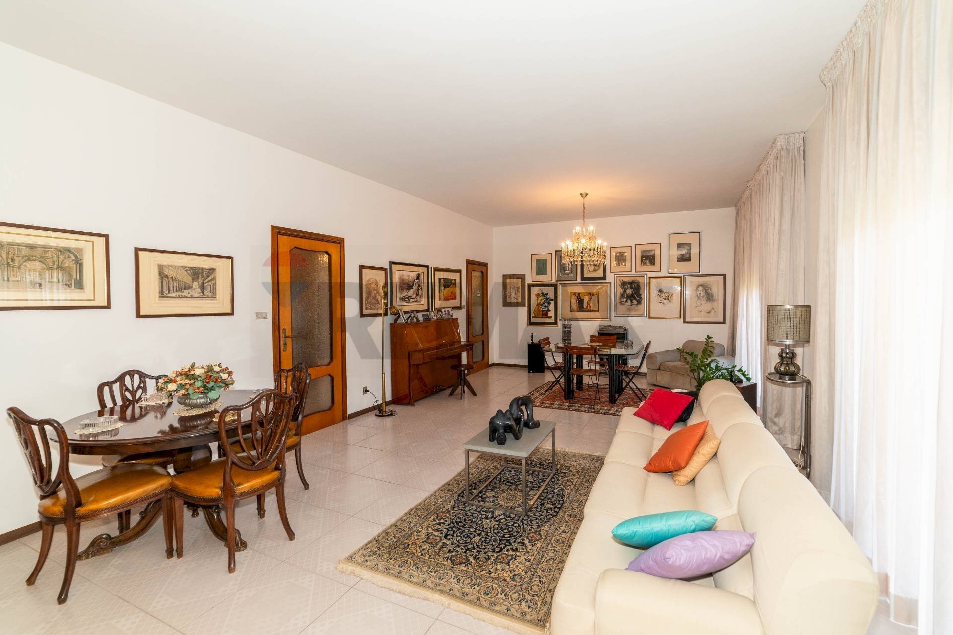 Sala da pranzo - Appartamento Via Galermo
 
105, Catania - foto 3