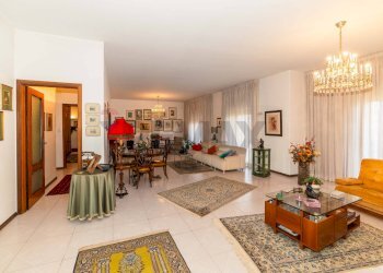 Sala da pranzo - Appartamento Via Galermo
 
105, Catania - foto 2