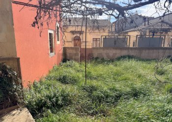 Giardino - Independent house Via Giuseppe Garibaldi
 
71/73, Ferla - photo 10