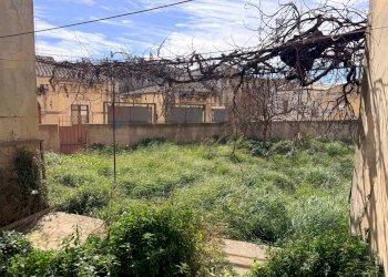 Giardino - Independent house Via Giuseppe Garibaldi
 
71/73, Ferla - photo 11