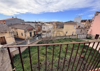 Balcone - Independent house Via Giuseppe Garibaldi
 
71/73, Ferla - photo 24