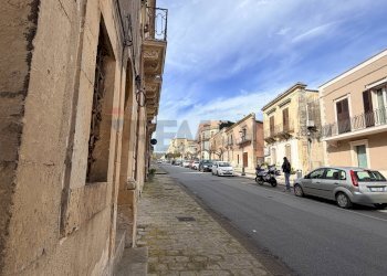 Edificio all\'aperto - Independent house Via Giuseppe Garibaldi
 
71/73, Ferla - photo 30