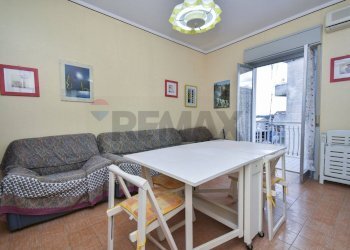 Sala da pranzo - Monolocale Via Banco Monteforte
 
15, Calatabiano - foto 9