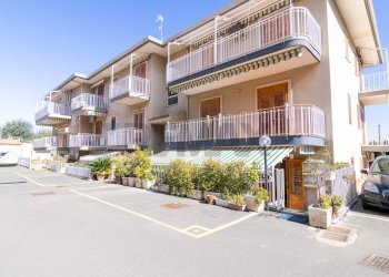 Edificio all\'aperto - Casa semi indipendente via provinciale per riposto
 
45, Acireale - foto 18