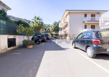 Edificio all\'aperto - Casa semi indipendente via provinciale per riposto
 
45, Acireale - foto 23