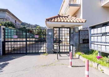 Edificio all\'aperto - Casa semi indipendente via provinciale per riposto
 
45, Acireale - foto 25