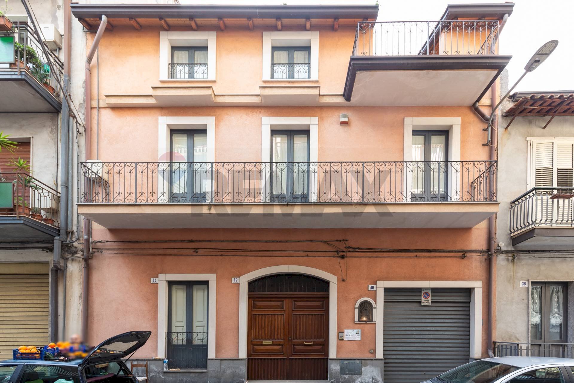 Edificio all\'aperto - Casa indipendente VIA VINCENZO BELLINI
 
42, Paterno - foto 1